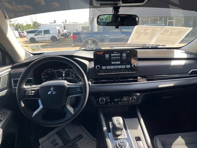 Used 2022 Mitsubishi Outlander SE AWD/4WD image 24