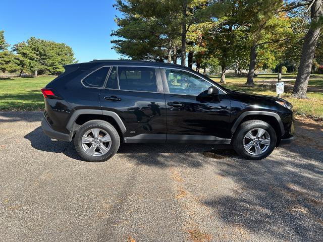 Used 2022 Toyota RAV4 LE AWD/4WD image 10