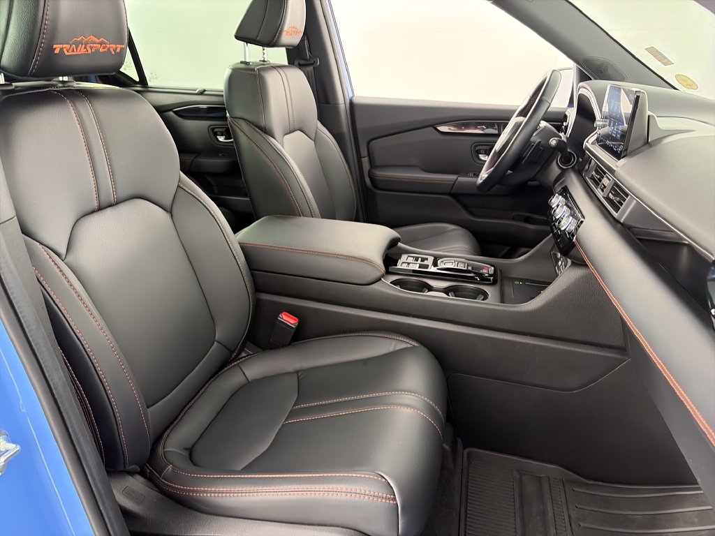 Used 2025 Honda Pilot TrailSport image 32