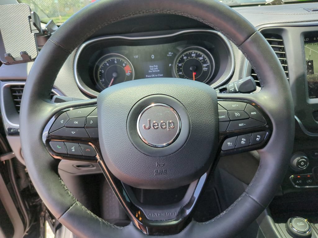 Used 2023 Jeep Cherokee Altitude Lux AWD/4WD image 27