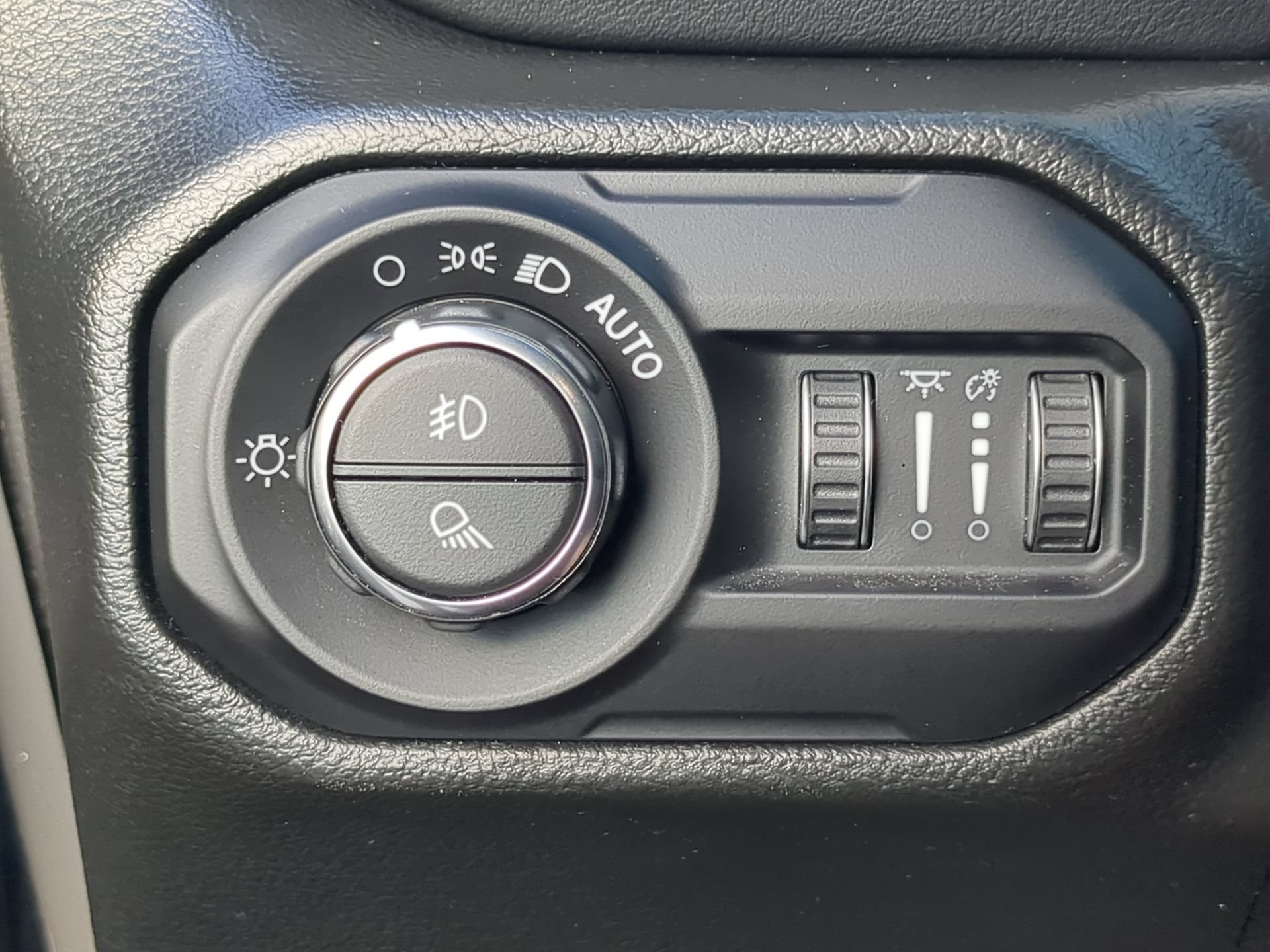 Used 2022 Jeep Gladiator Overland AWD/4WD image 63
