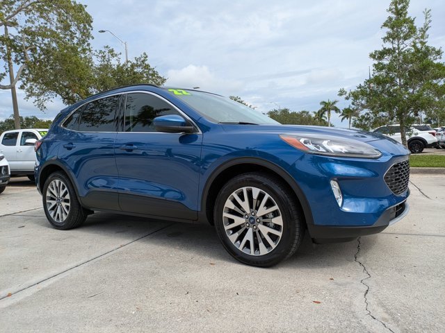 Certified 2022 Ford Escape Titanium w/ Class II Trailer Tow Package image 7