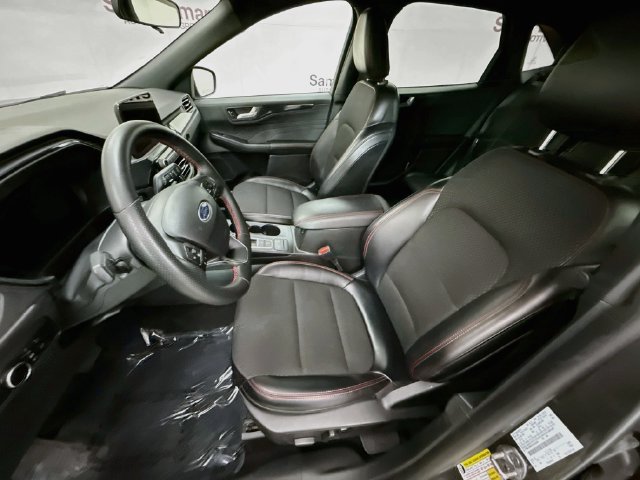 Certified 2025 Ford Escape ST-Line AWD/4WD image 19