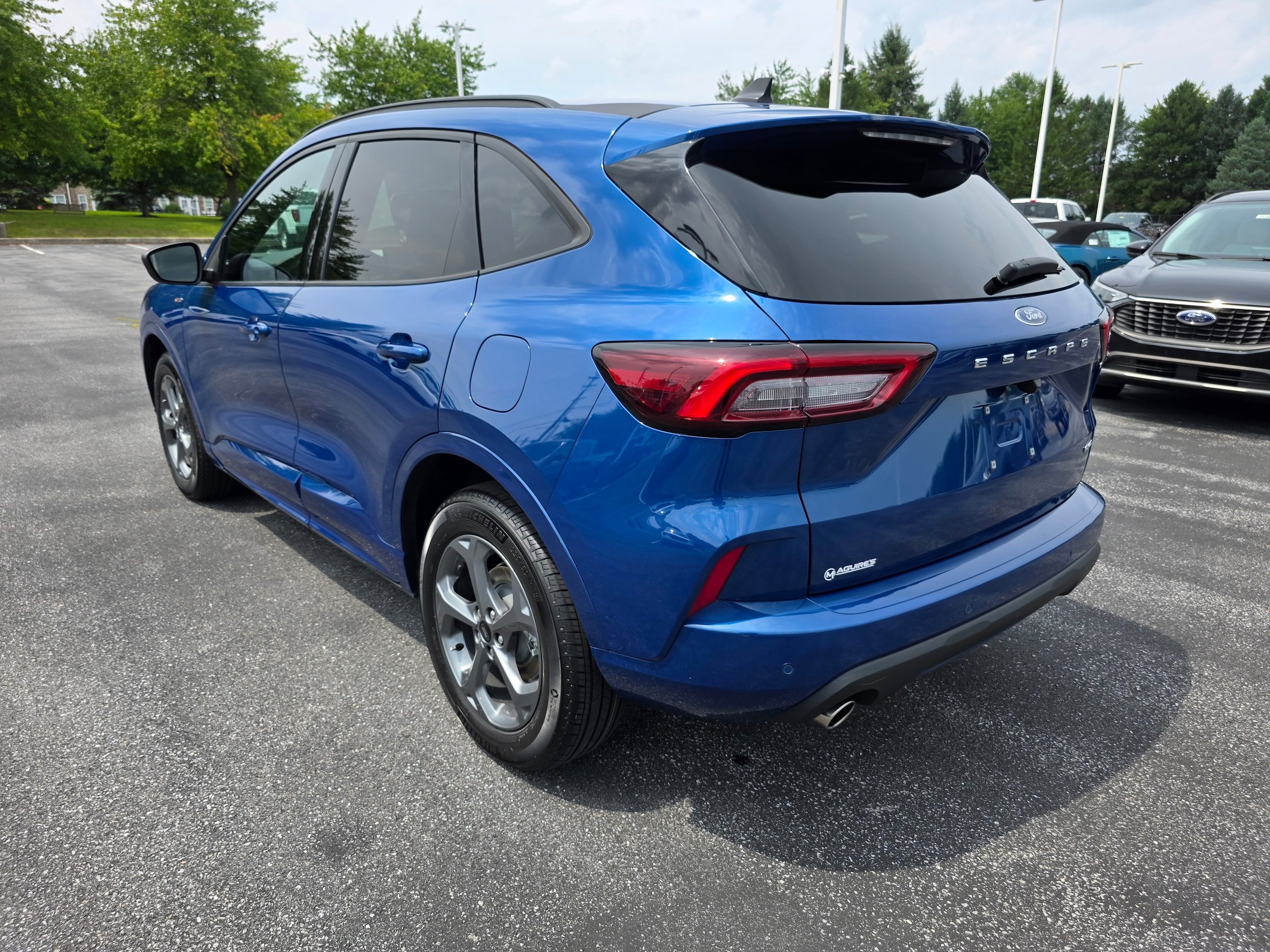 Certified 2023 Ford Escape ST-Line w/ Tech Pack #1 AWD/4WD image 3