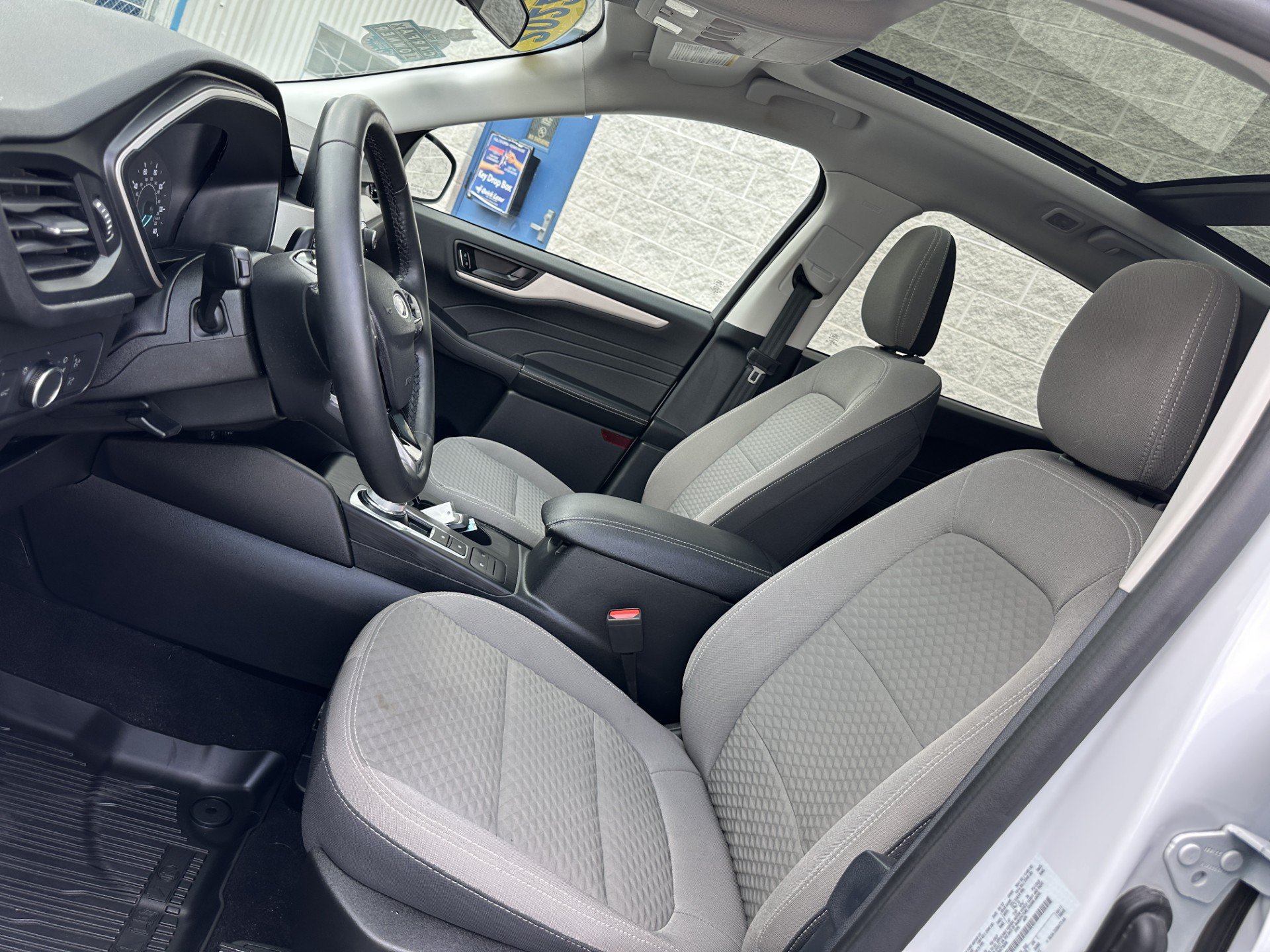Certified 2022 Ford Escape SE w/ SE Sport Appearance Package AWD/4WD image 9