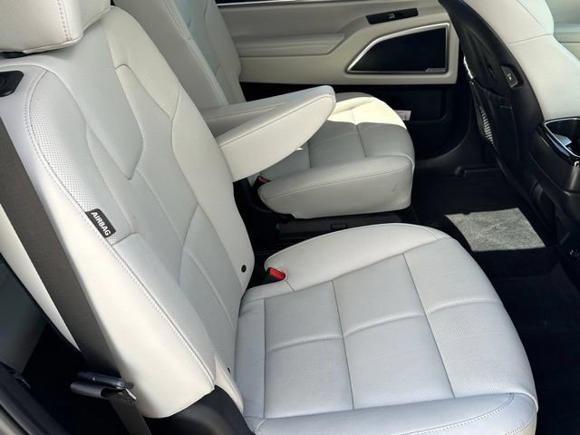 Used 2024 Kia Telluride EX w/ EX Captain's Chair Package AWD/4WD image 10