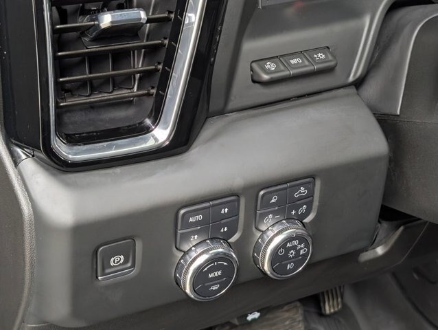 Used 2024 GMC Sierra 3500 Denali w/ Denali Reserve Package AWD/4WD image 12