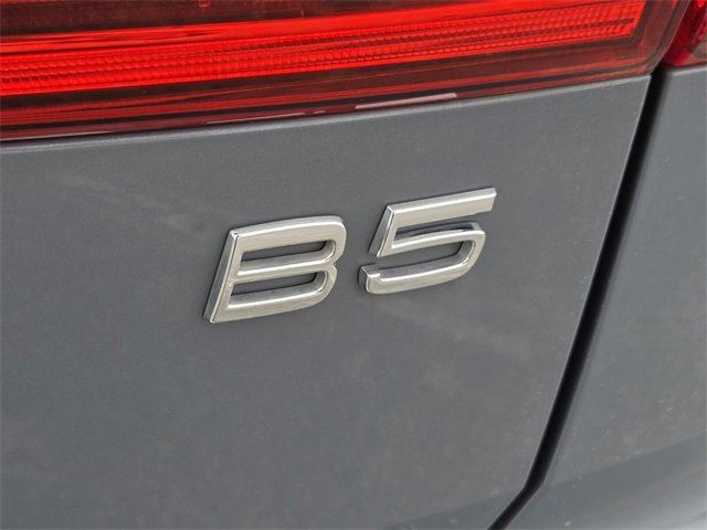 Used 2022 Volvo XC60 B5 Momentum image 14