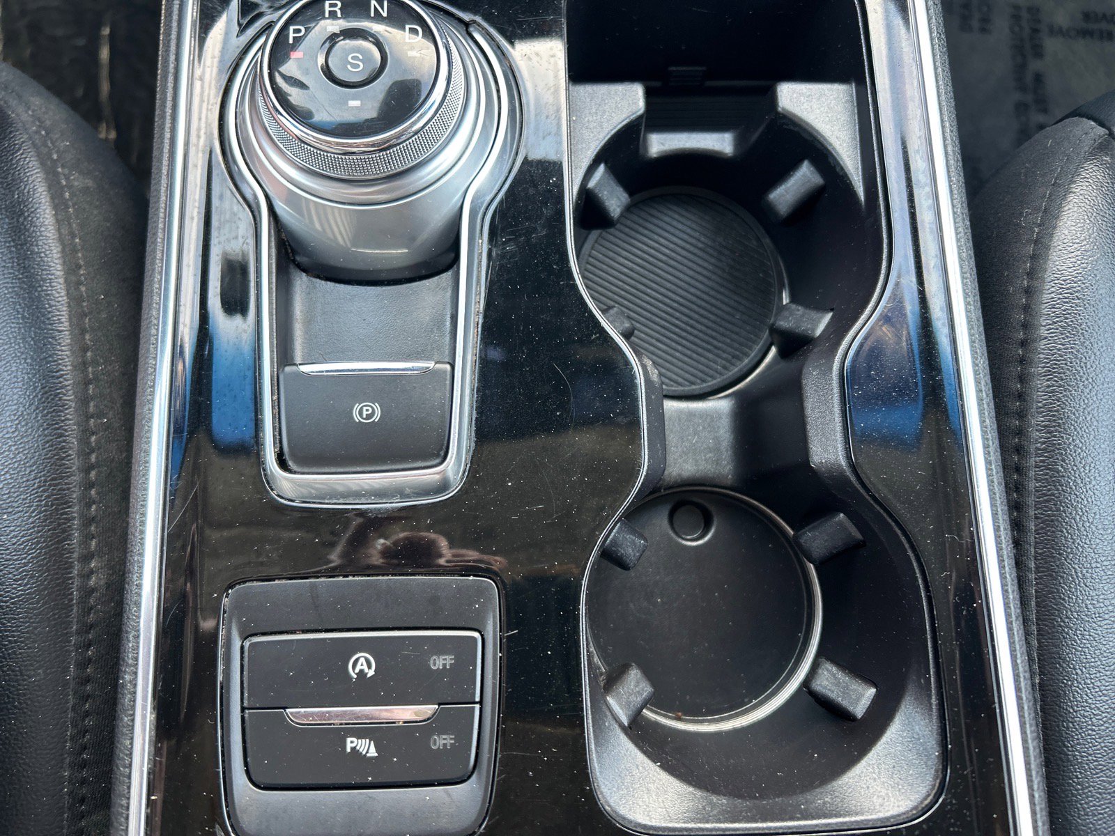 Certified 2020 Ford Edge Titanium AWD/4WD image 30