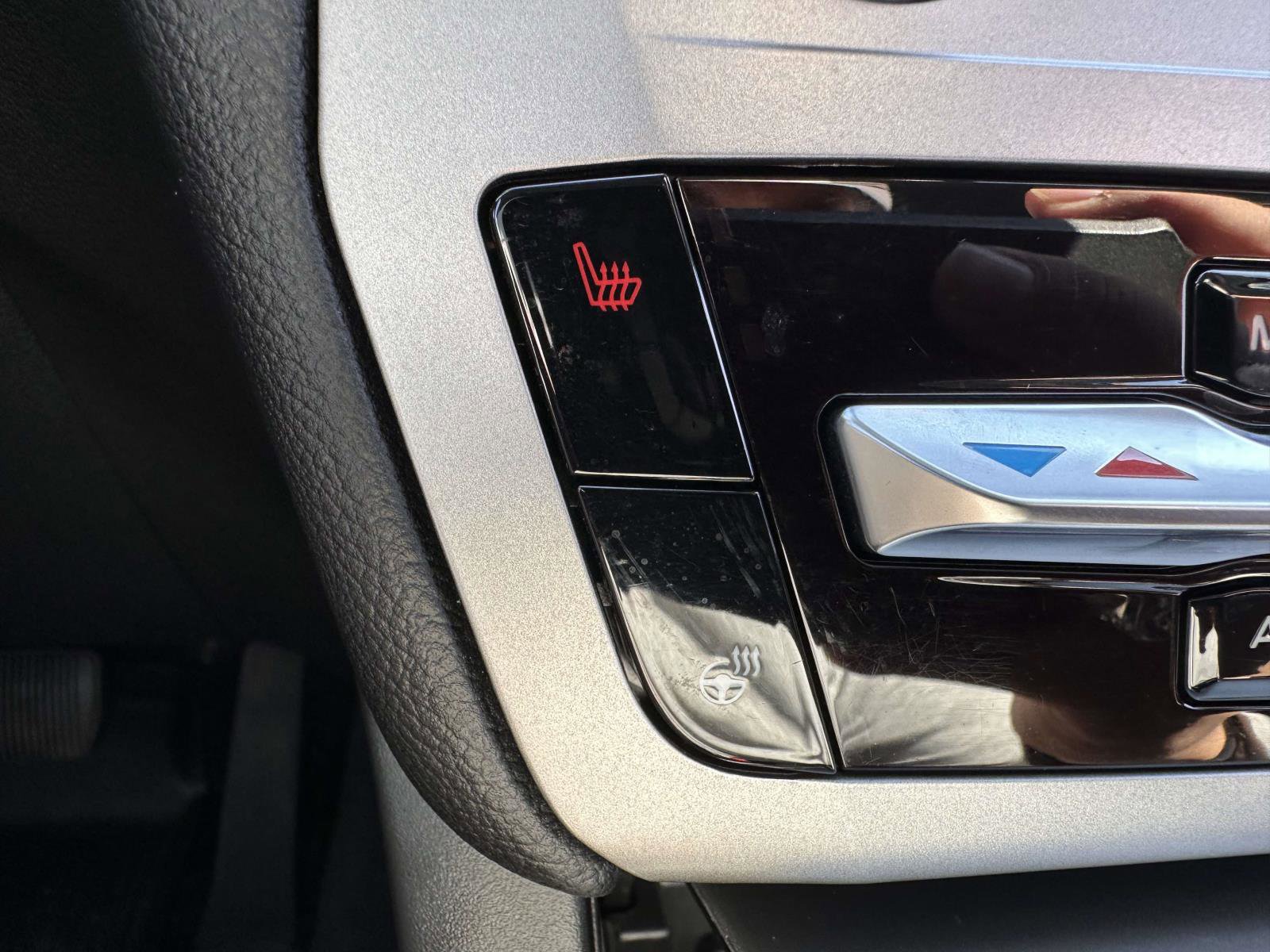 Certified 2022 Ford Explorer XLT w/ Equipment Group 202A image 25