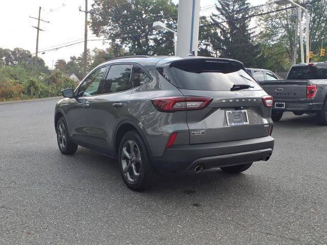 Certified 2025 Ford Escape ST-Line Select AWD/4WD image 5