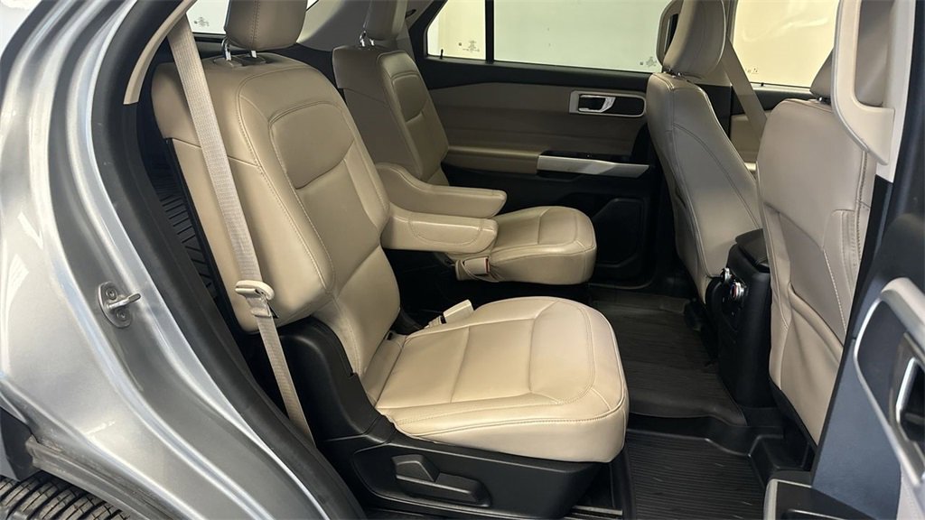 Certified 2022 Ford Explorer XLT image 7