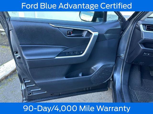 Used 2021 Toyota RAV4 LE image 12