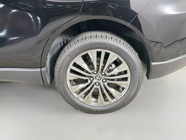 Used 2024 Toyota Venza XLE AWD/4WD image 35