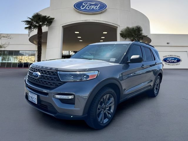 Certified 2021 Ford Explorer XLT w/ Equipment Group 202A AWD/4WD image 1