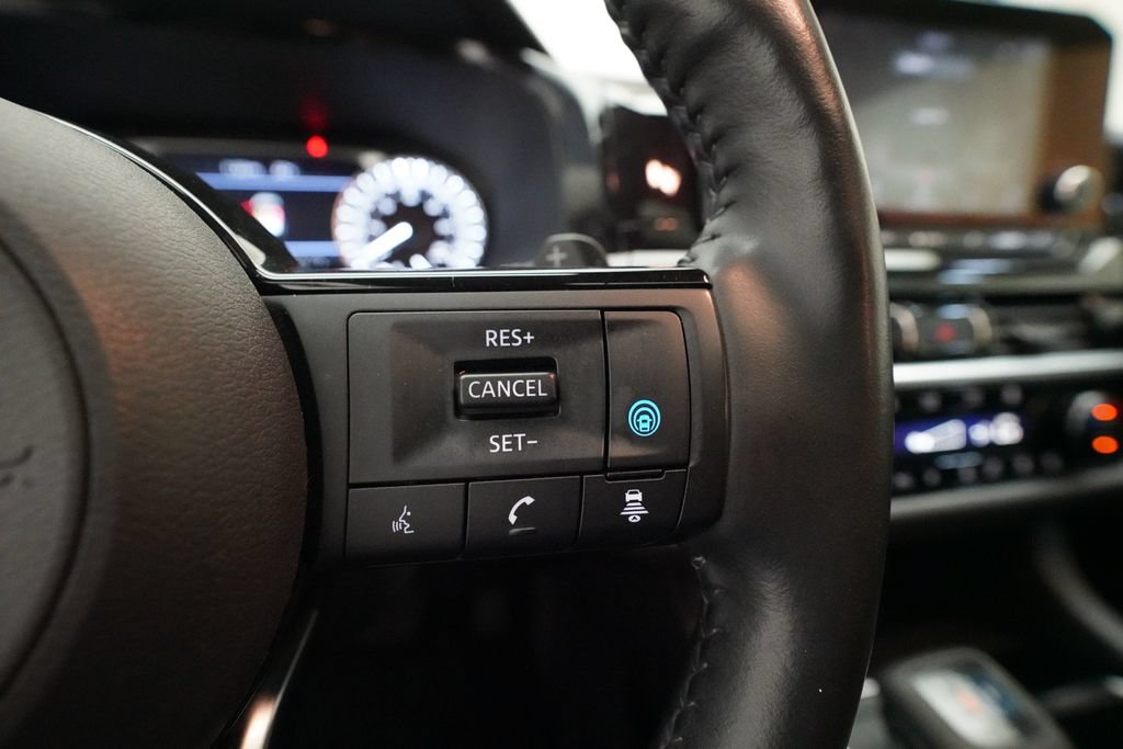 Used 2022 Nissan Pathfinder SV AWD/4WD image 19