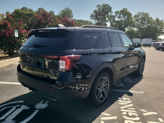 Certified 2025 Ford Explorer ST-Line w/ ST-Line Street Pack AWD/4WD image 5