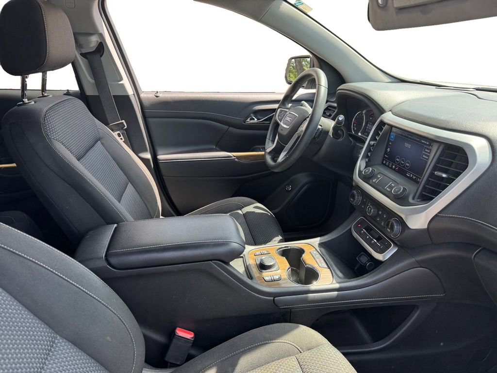 Used 2021 GMC Acadia SLE w/ Driver Convenience Package FWD image 18
