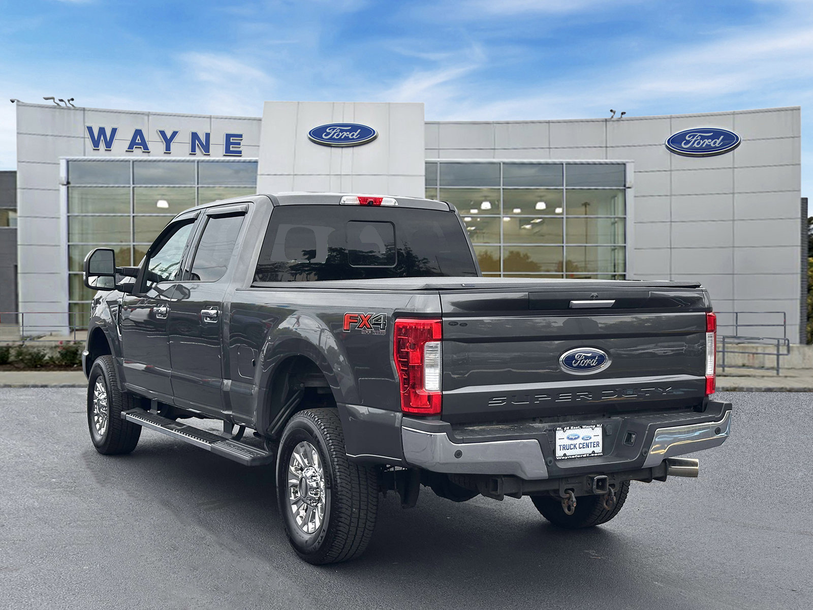 Certified 2019 Ford F250 XLT w/ XLT Premium Package AWD/4WD image 4