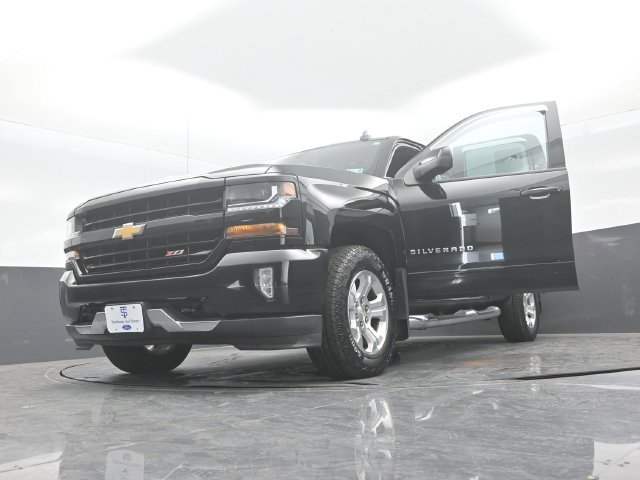 Used 2018 Chevrolet Silverado 1500 LT w/ All Star Edition AWD/4WD image 32