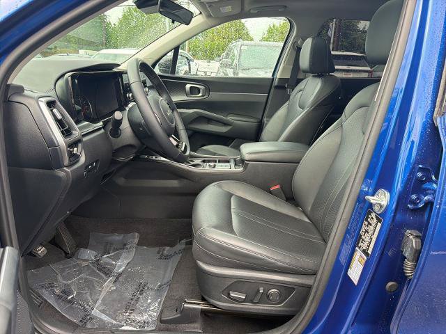 Used 2023 Kia Sorento S w/ Panoramic Sunroof Package FWD image 9