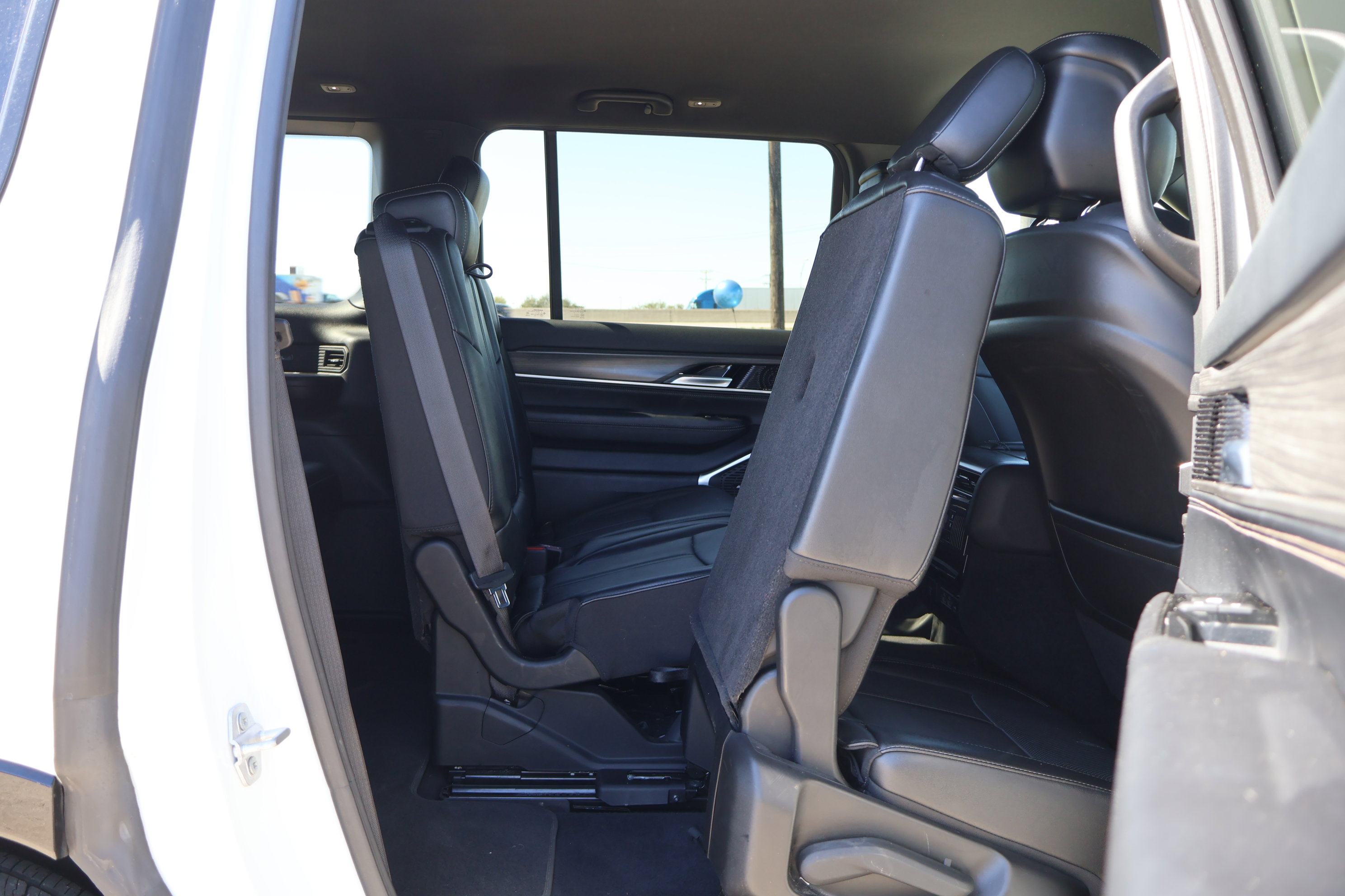 Used 2024 Jeep Wagoneer Series II w/ Flexible Seating Group image 41