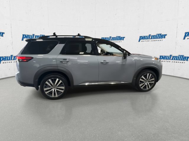 Used 2022 Nissan Pathfinder Platinum w/ Cargo Package AWD/4WD image 12