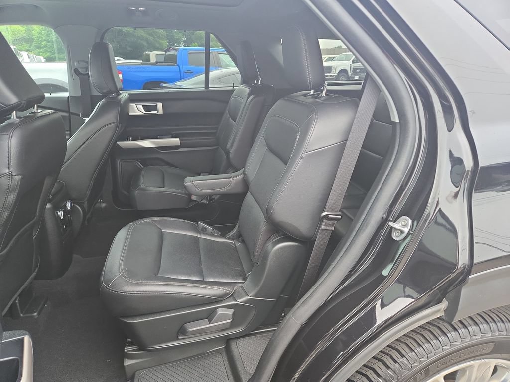 Certified 2023 Ford Explorer Limited w/ Limited Technology Package AWD/4WD image 4