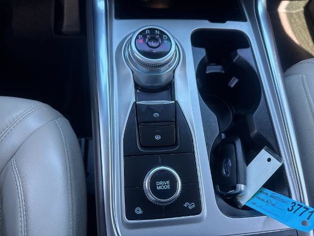 Certified 2022 Ford Explorer Platinum w/ Technology Package AWD/4WD image 15