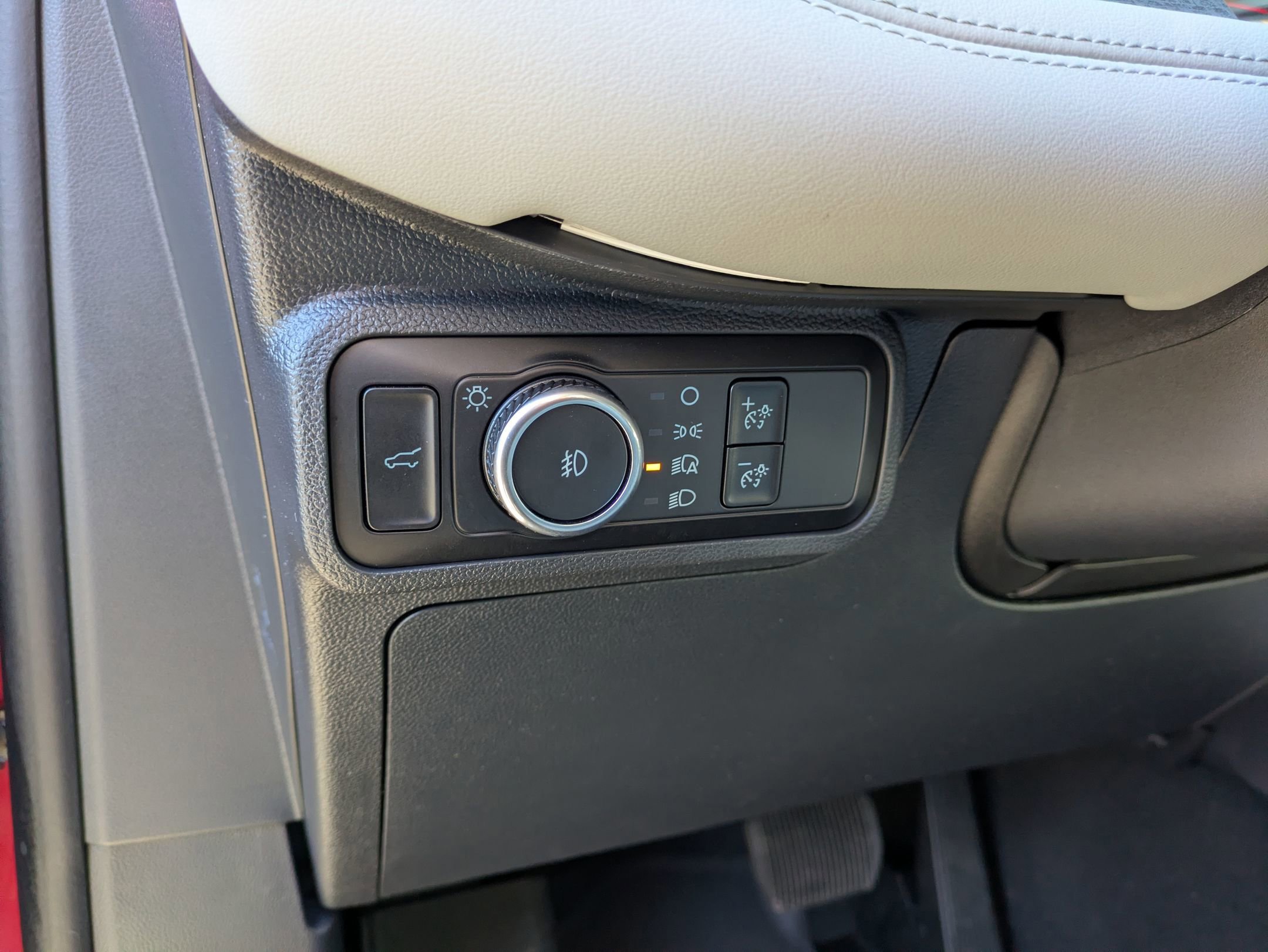 Certified 2025 Ford Explorer Platinum w/ Ultimate Package image 17