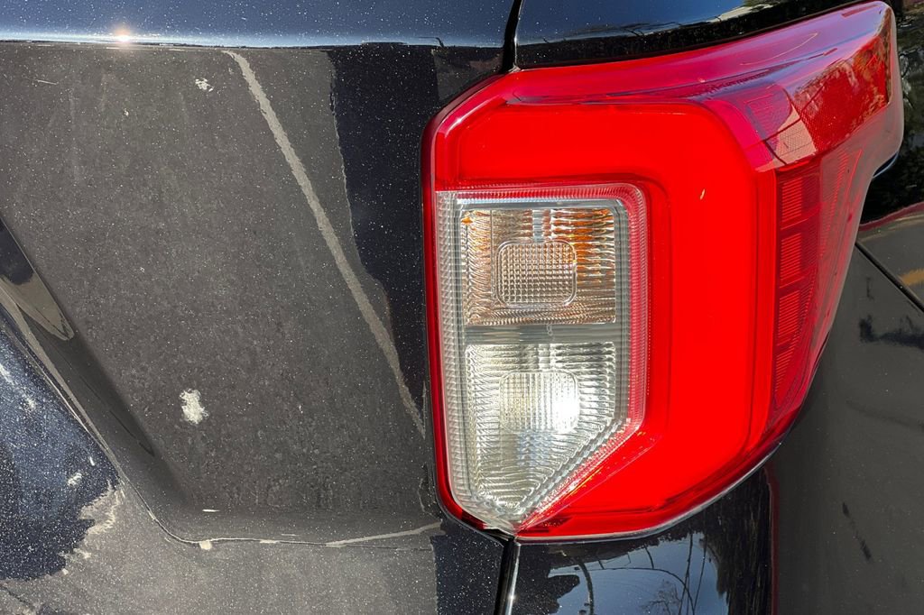 Certified 2022 Ford Explorer XLT w/ Equipment Group 202A image 28