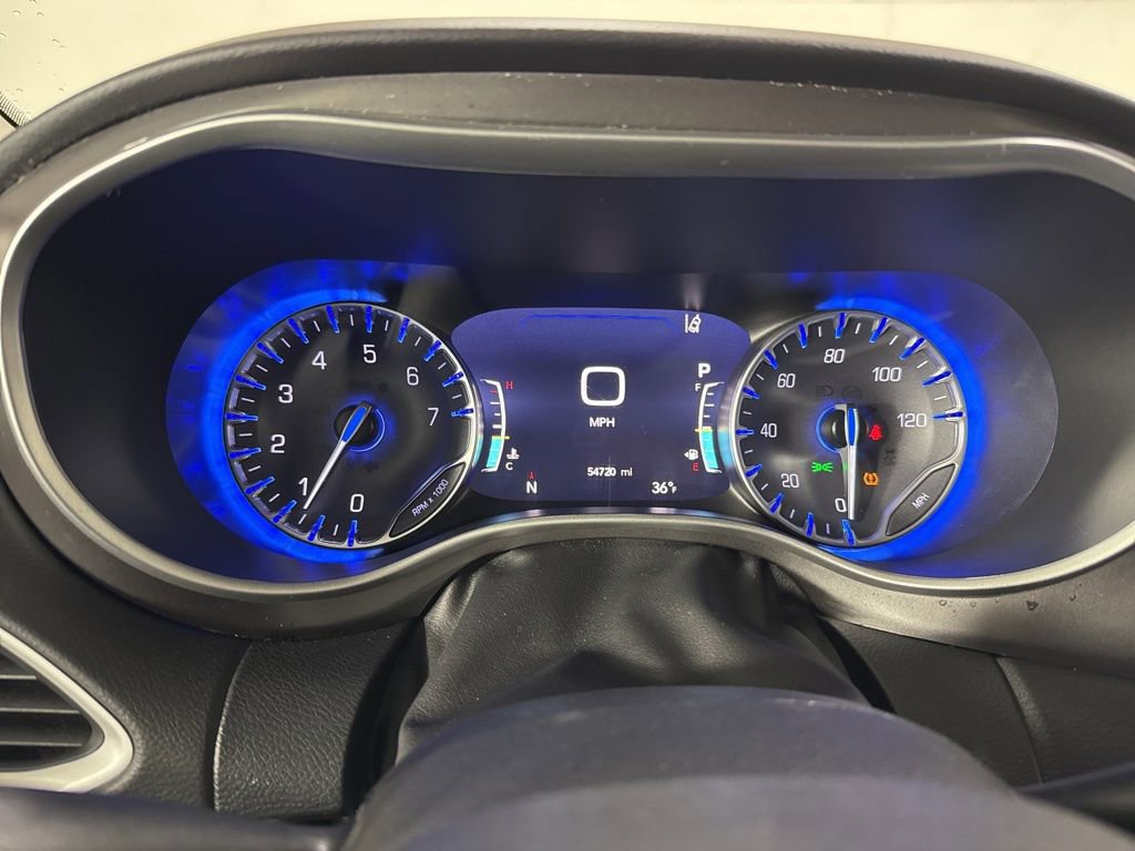 Used 2024 Chrysler Pacifica Touring-L image 30