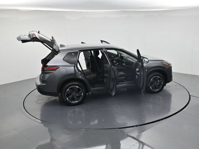 Used 2025 Nissan Rogue SV FWD image 46