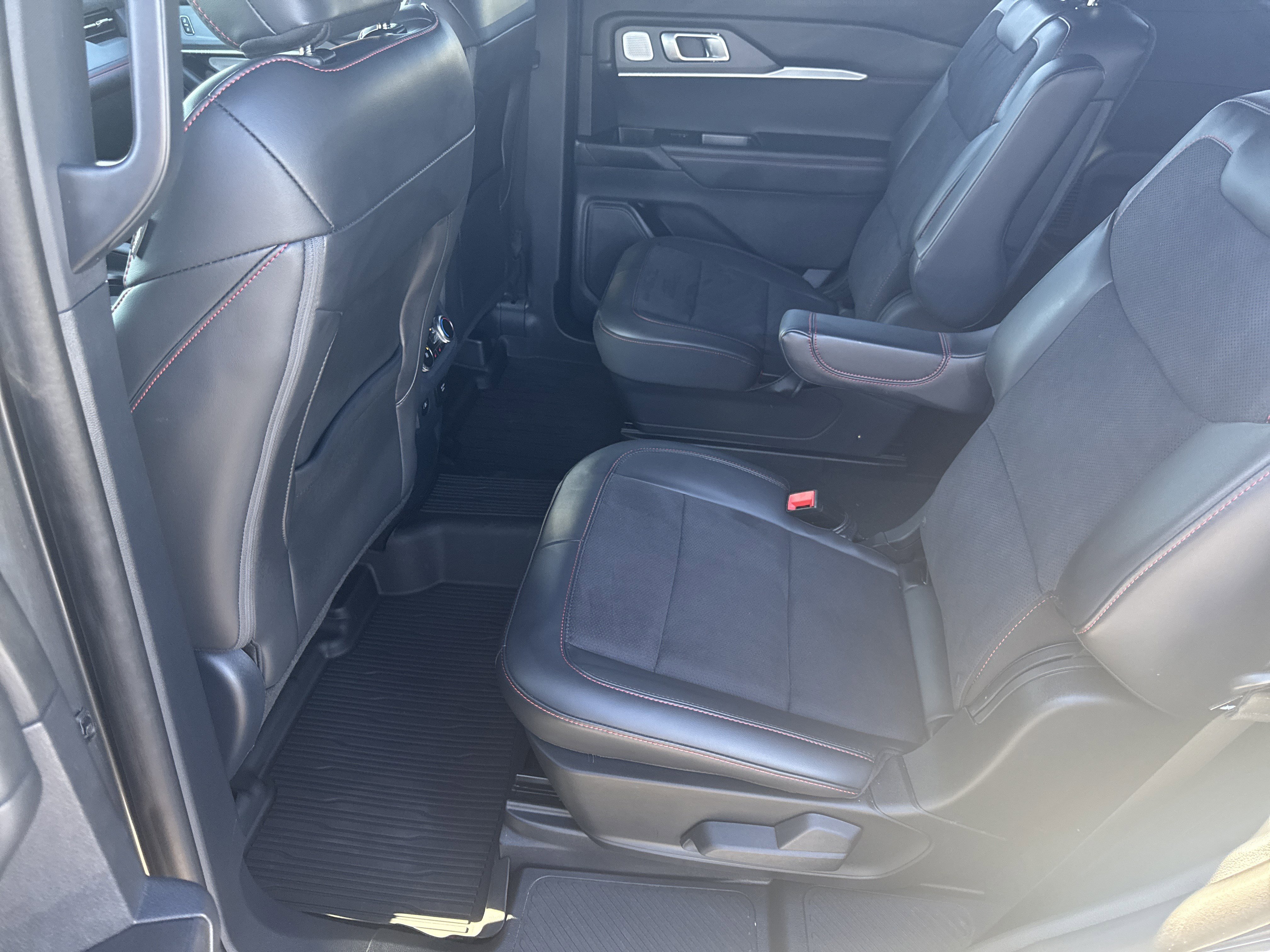 Certified 2025 Ford Explorer ST image 20