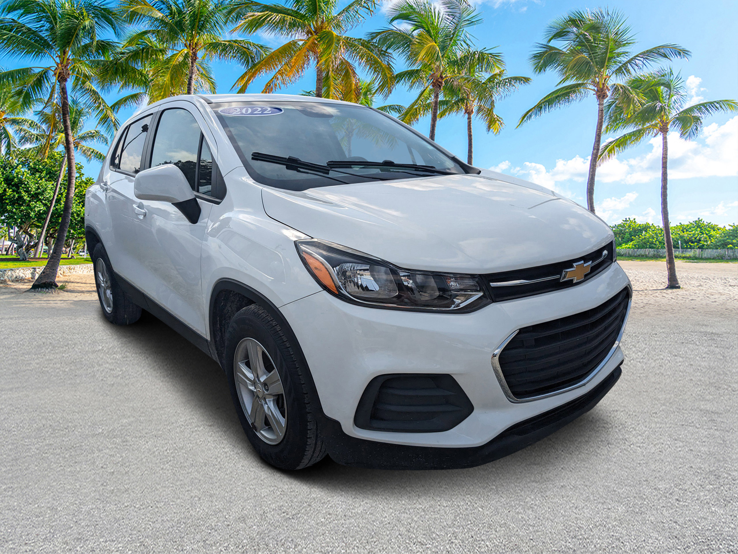 Used 2022 Chevrolet Trax LS w/ Tint and Cruise Package image 6