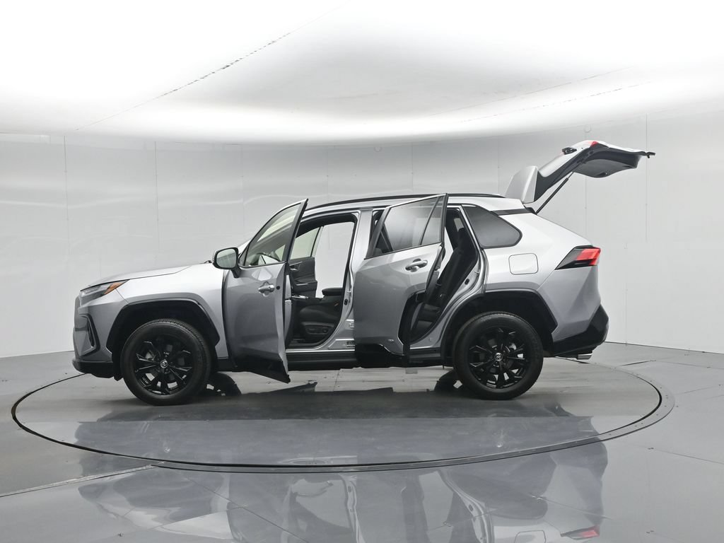 Used 2025 Toyota RAV4 SE AWD/4WD image 38