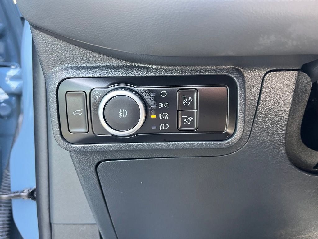 Certified 2025 Ford Explorer Active w/ Active Comfort Package AWD/4WD image 39