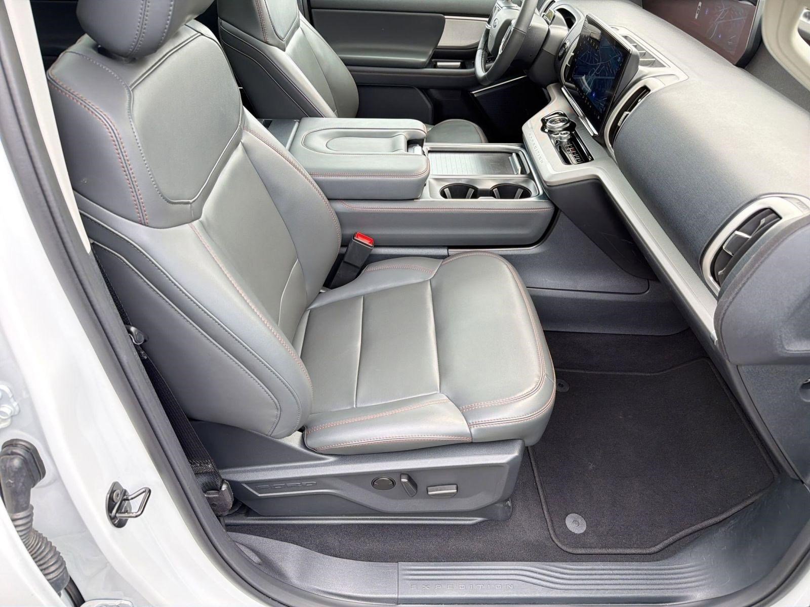 Certified 2025 Ford Expedition Active AWD/4WD image 28