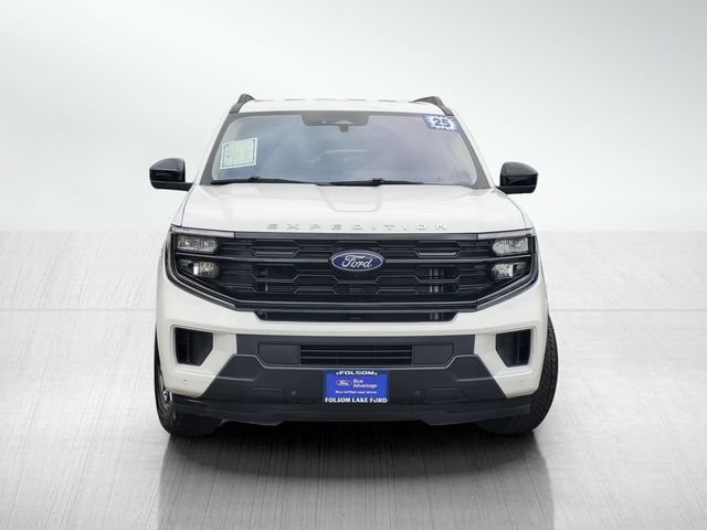 Certified 2025 Ford Expedition Active AWD/4WD image 2
