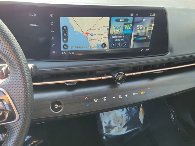 Used 2025 Nissan Ariya AWD image 8
