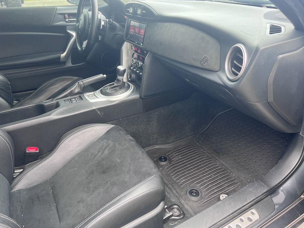 Used 2020 Toyota 86 RWD image 15