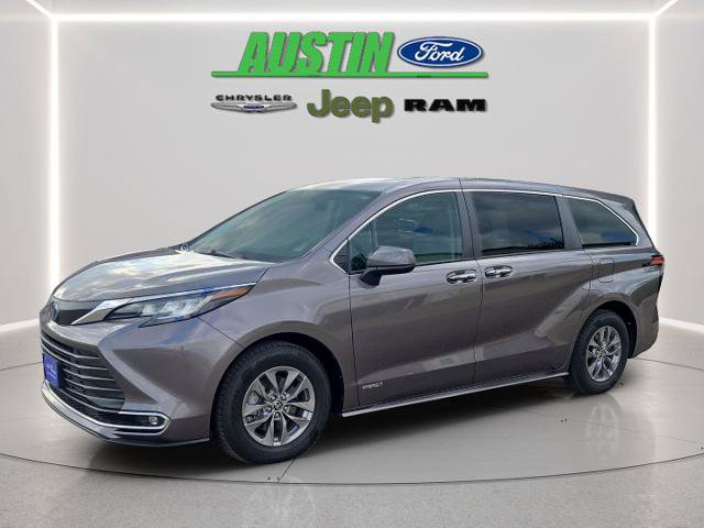 Used 2021 Toyota Sienna XLE