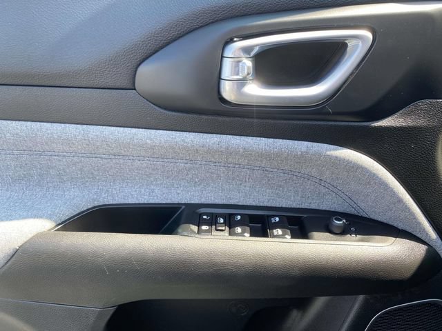 Used 2024 Jeep Compass Latitude AWD/4WD image 17