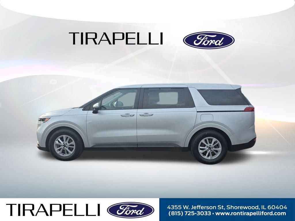 Used 2023 Kia Carnival LX FWD image 6