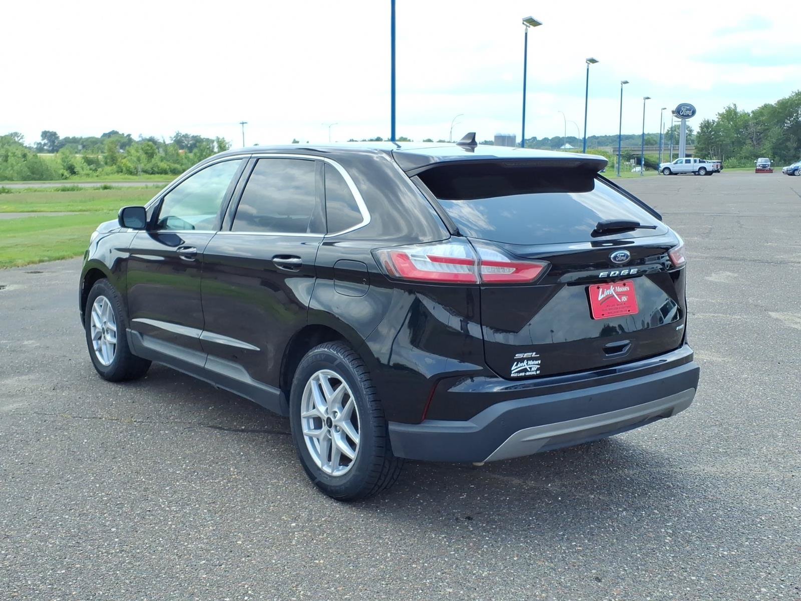 Certified 2024 Ford Edge SEL AWD/4WD image 3