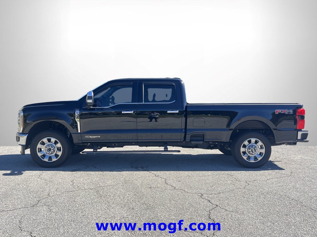Certified 2025 Ford F350 Lariat w/ Lariat Ultimate Package AWD/4WD image 28