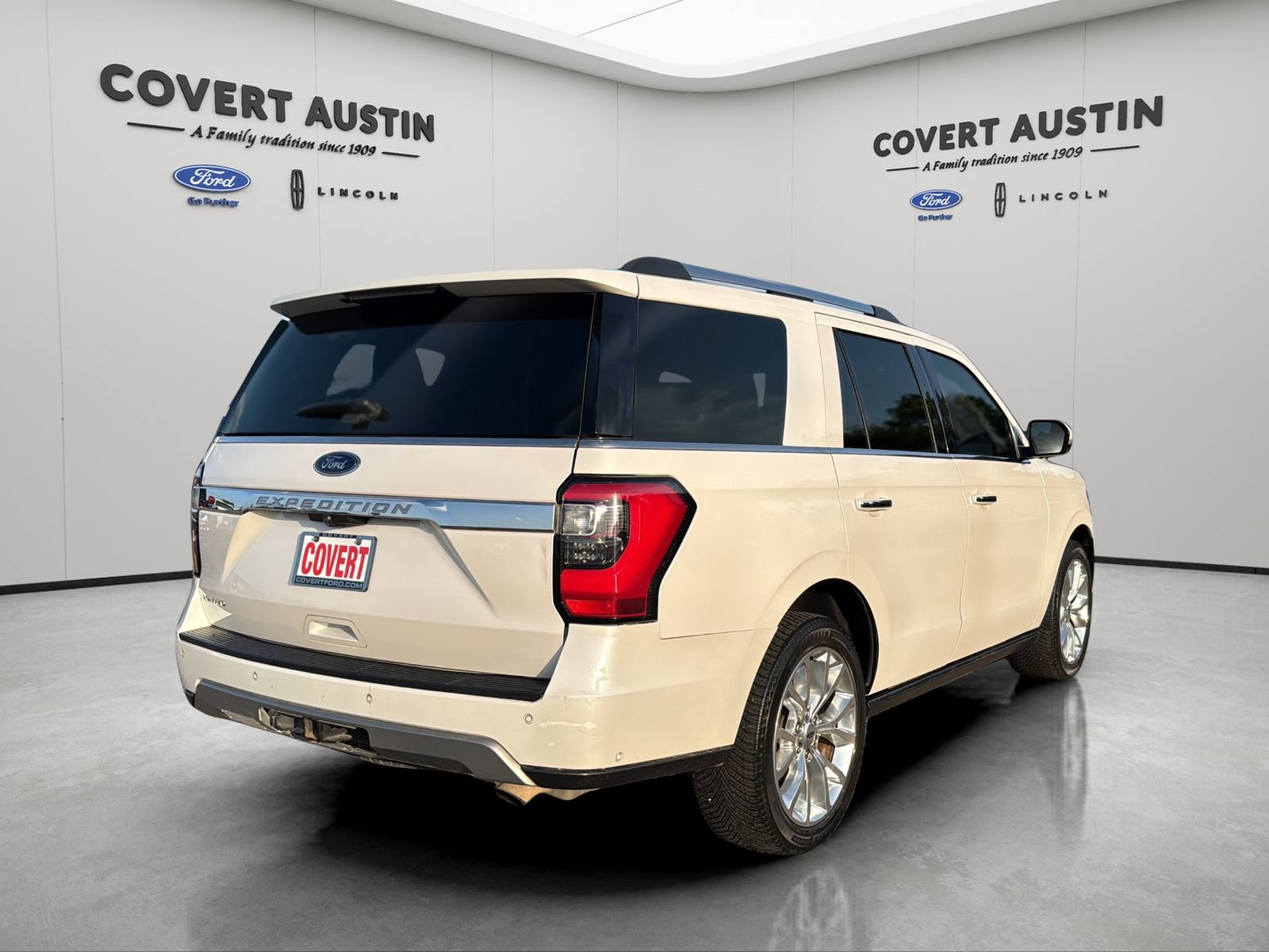 Certified 2019 Ford Expedition Limited w/ Equipment Group 302A RWD image 6