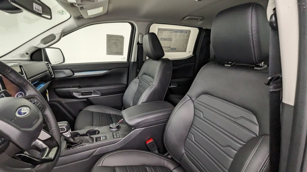 Used 2022 Chevrolet Silverado 2500 LT w/ True North Edition AWD/4WD image 2