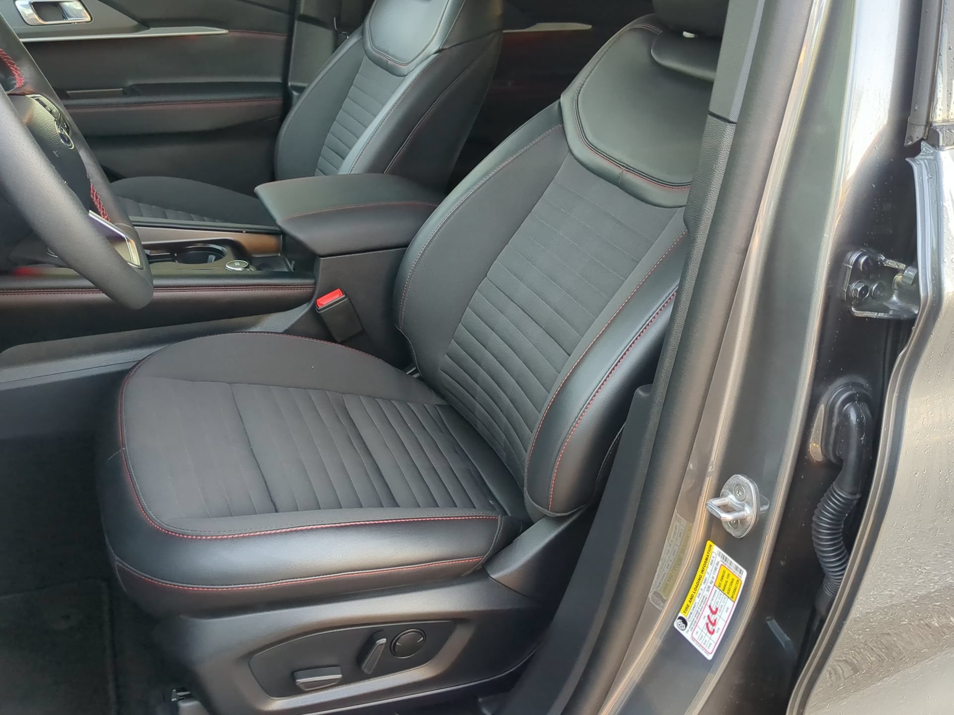 Certified 2026 Ford Explorer ST-Line w/ ST-Line Street Pack RWD image 59