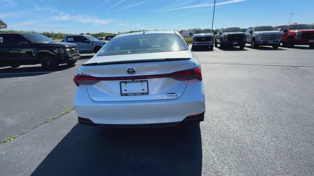Used 2020 Toyota Avalon XSE w/ All Weather Liner Package FWD image 5